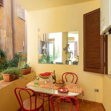 Iflat Red روما